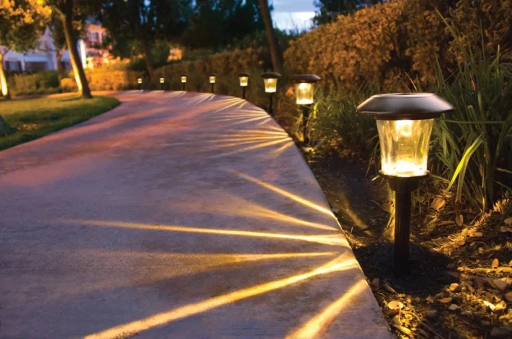 Elegant Pathway Lights for a Welcoming Entrance