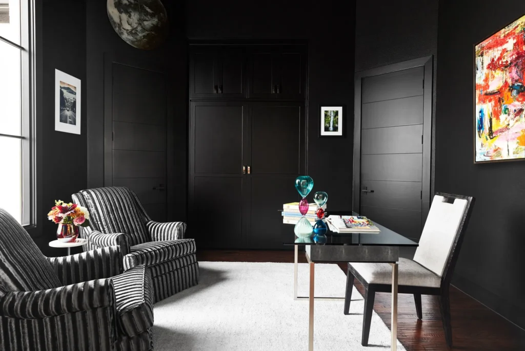 Black Walls for a Dramatic Backdrop

