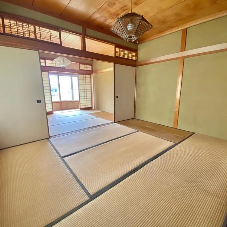 Minimalist Japanese Tatami Mat Flooring