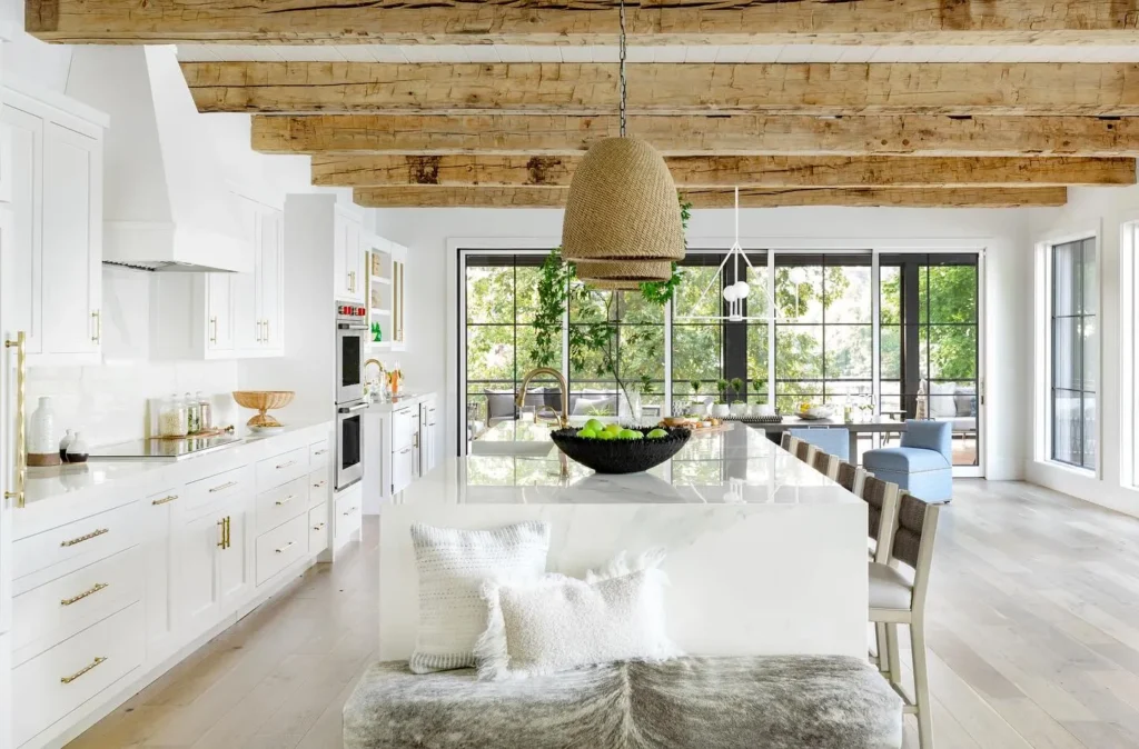 Airy Kitchen with Natural Earthy Accents