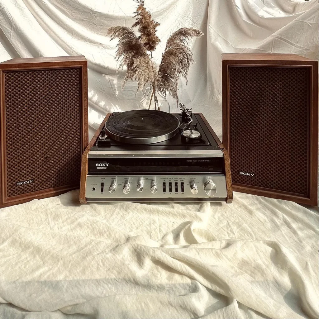 Vintage Record Player for a Retro Vibe