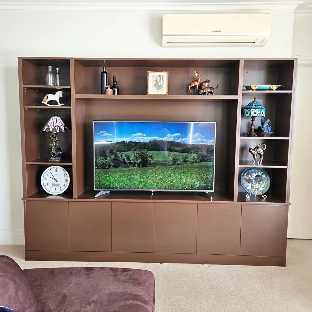 Measure for a TV in Built-Ins